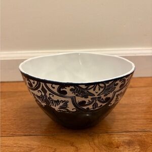 Elegant Blue and White Decorative Bowl